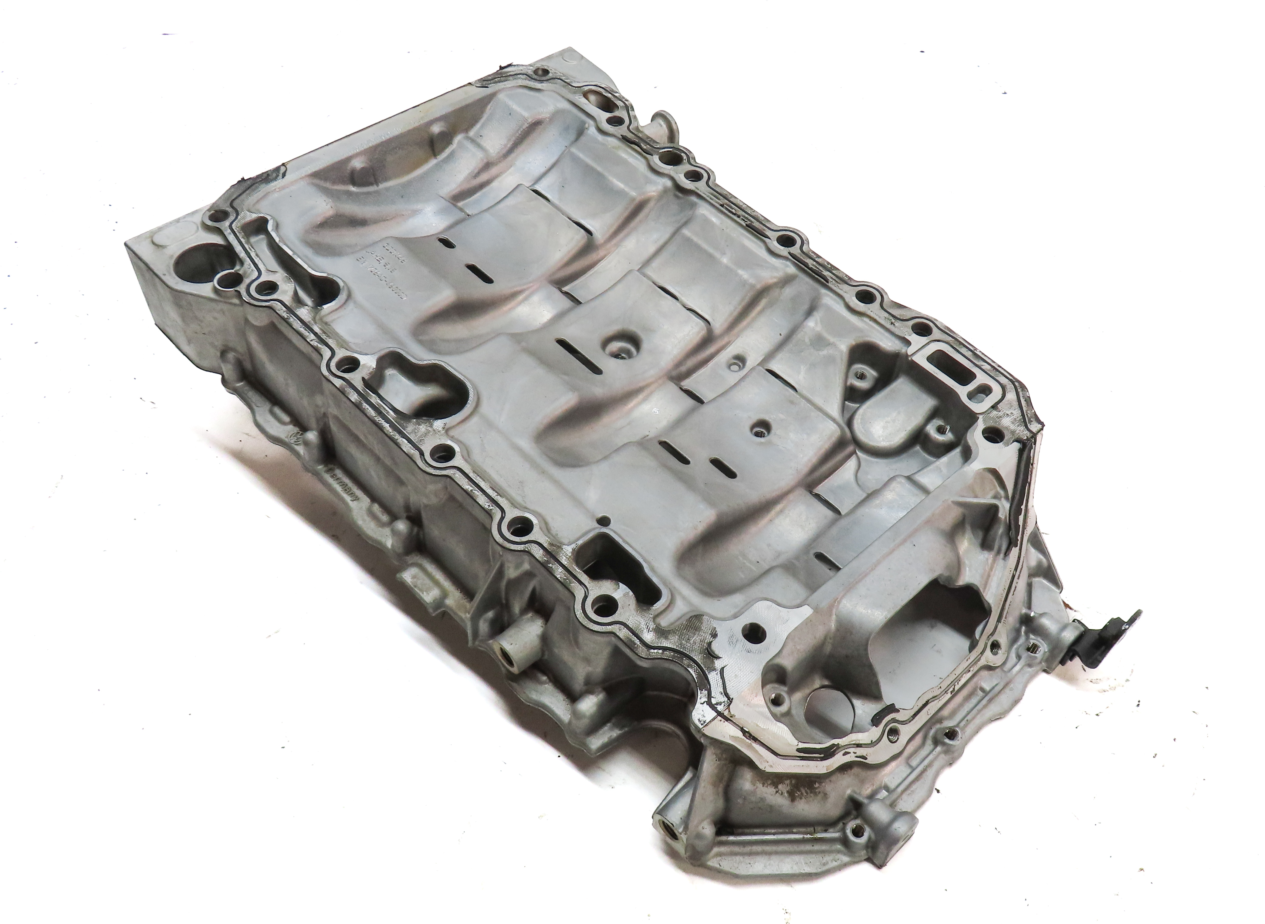 2009-2018 VW EOS TIGUAN AUDI Q3 (8U) 2.0L TURBO ENGINE UPPER OIL PAN CRADLE — exact item pictured